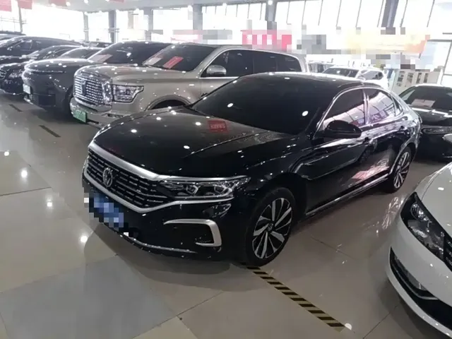 Volkswagen Passat 2023 Facelift 380TSI Luxury Edition