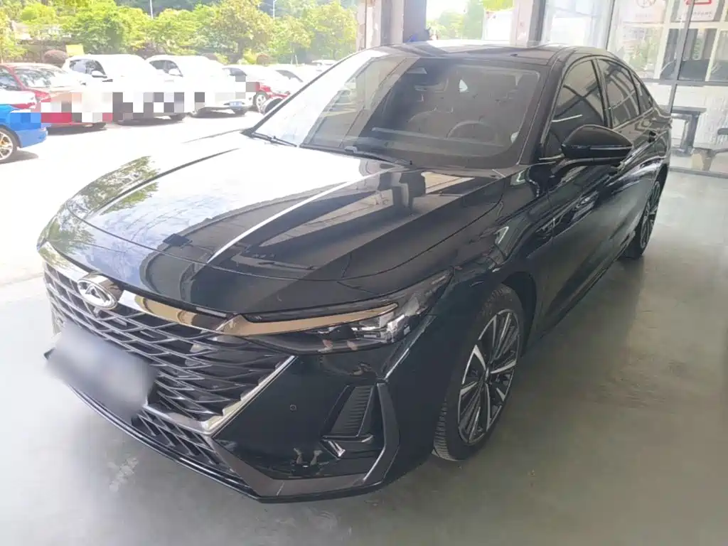 Chery Arrizo 8 2025 Model 2.0T Automatic Royal+