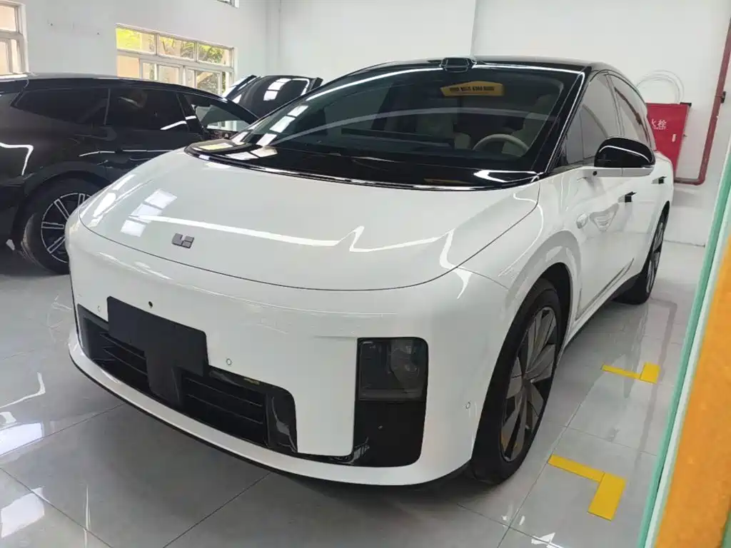 Li Auto Li i8 2025 Standard Edition