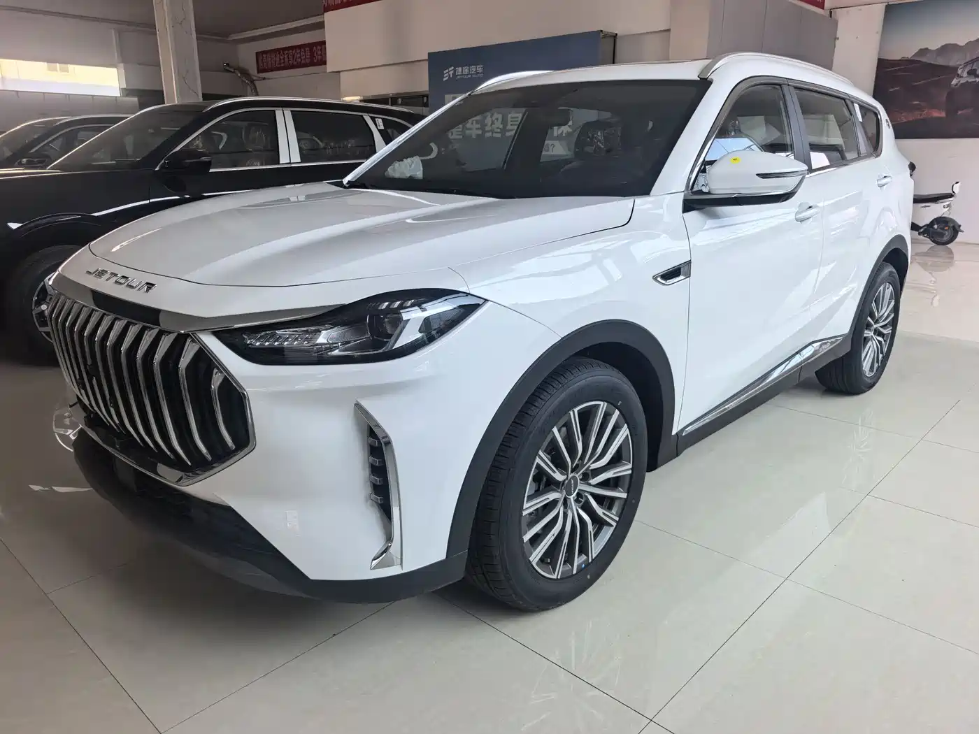 Jetour X70 PLUS 2025 1.5T Luxury 7-seater