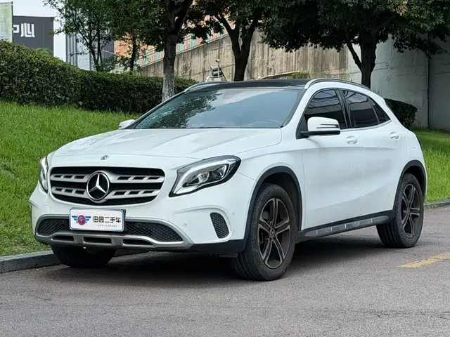 Mercedes-Benz GLA 2018 GLA 200 Fashion