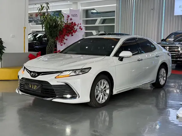 Toyota Camry 2023 2.0G Luxury Edition
