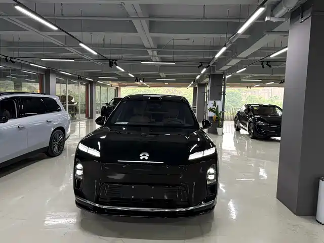 NIO ES8 2025 Model 6-Seat Executive Luxury Edition