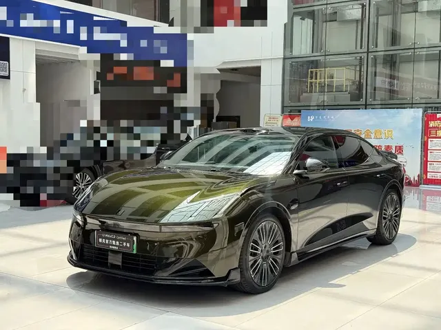 Lynk & Co 10 EM-P 2025 240 AWD Ultra Sport Edition