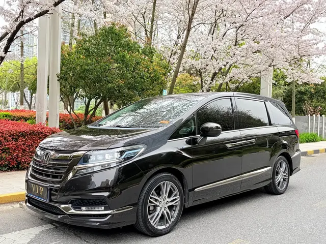 Honda Elysion 2019 2.0L Hybrid Luxury Edition