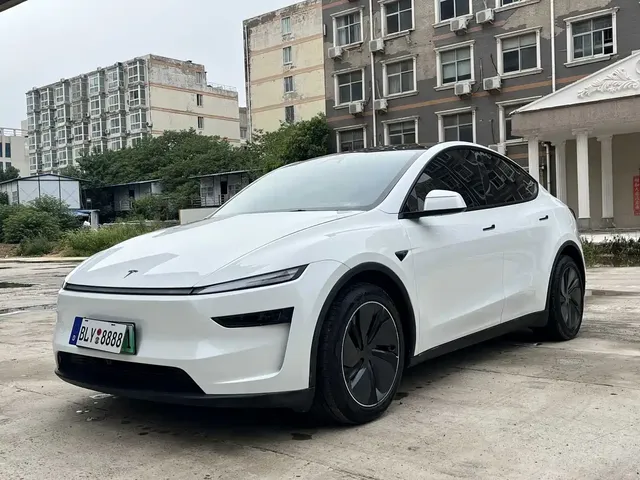 Tesla Model Y 2025 Rear-Wheel Drive
