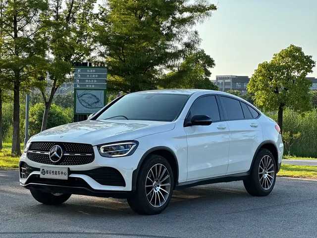 Mercedes-Benz GLC Coupe 2022 GLC 260 4MATIC Coupe SUV