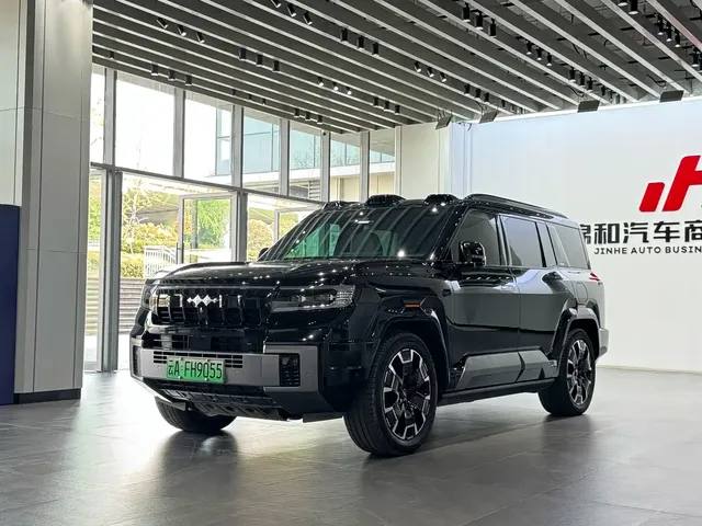 Fang Cheng Bao Leopard 8 2025 Zhiyong Flagship 6-Seater