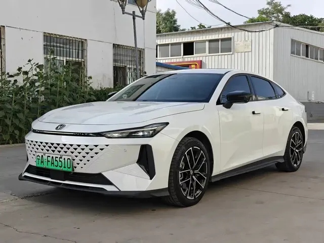 Changan UNI-V iDD 2024 Blue Whale Smart iDD 136km Smart Cool