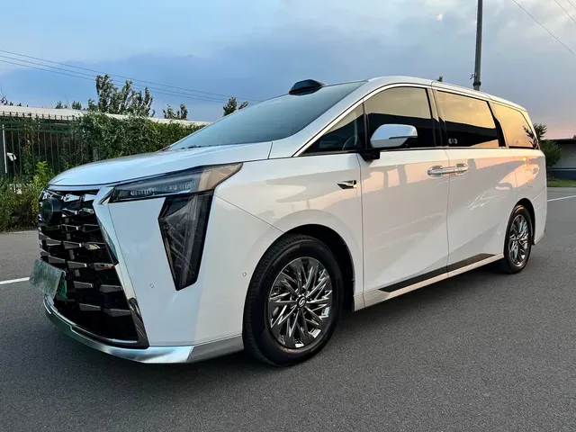 GAC Trumpchi Xiangwang M8 2025 Model QianKun Series Ultra First Class