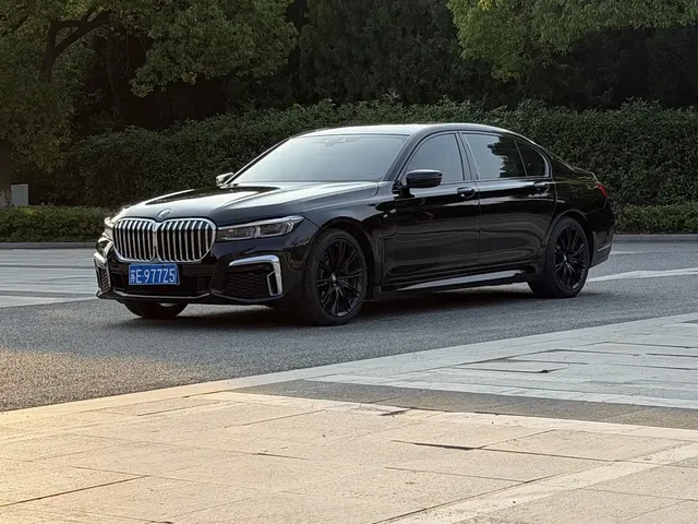 BMW 7 Series 2019 Facelift 740Li xDrive Executive M Sport Package