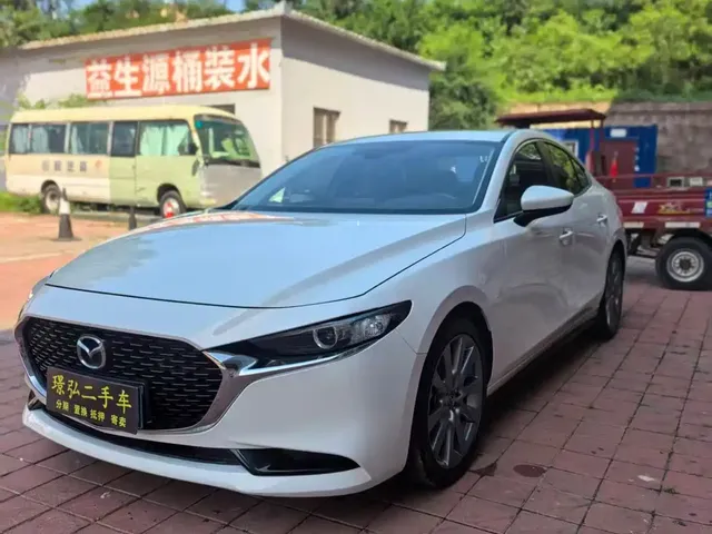 Mazda 3 Axela 2021 2.0L Automatic Quality Glamour