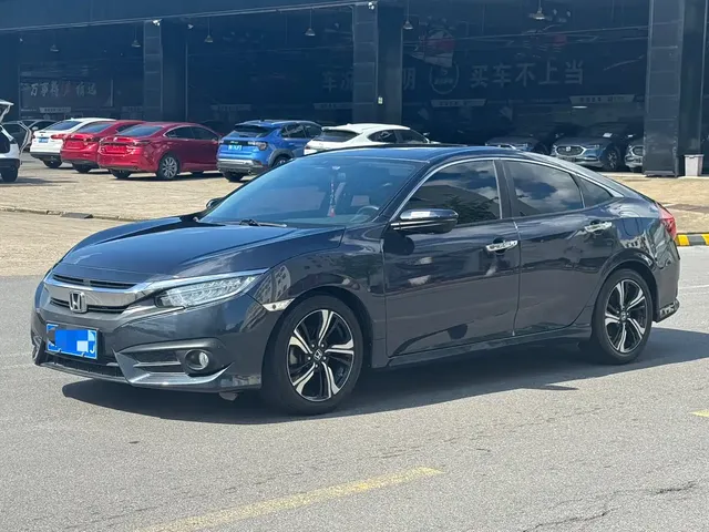 Honda Civic 2016 220TURBO CVT Premium Edition