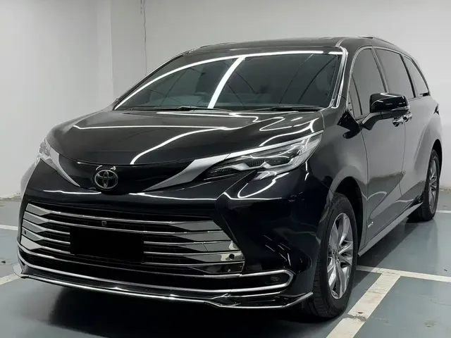 Toyota Sienna 2024 2.5L Hybrid 4WD Premium Edition