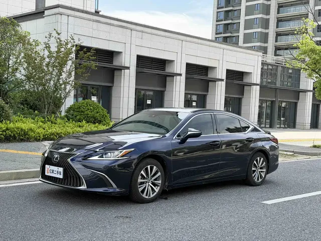 Lexus ES 2020 Model 300h Excellence Edition