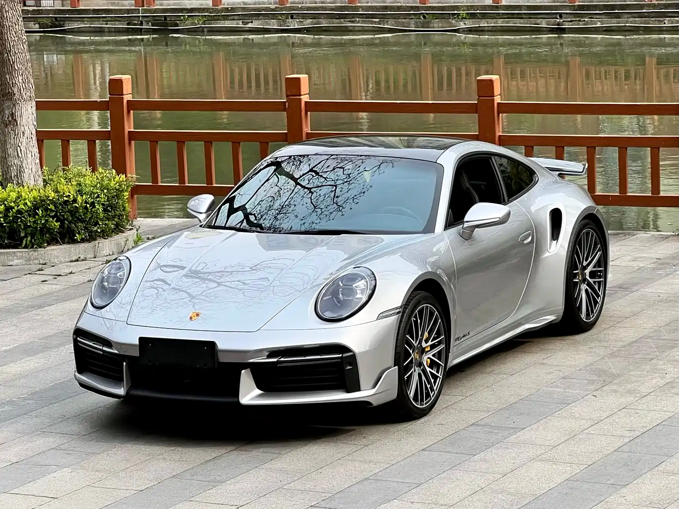 Porsche 911 2023 Turbo S 3.7T