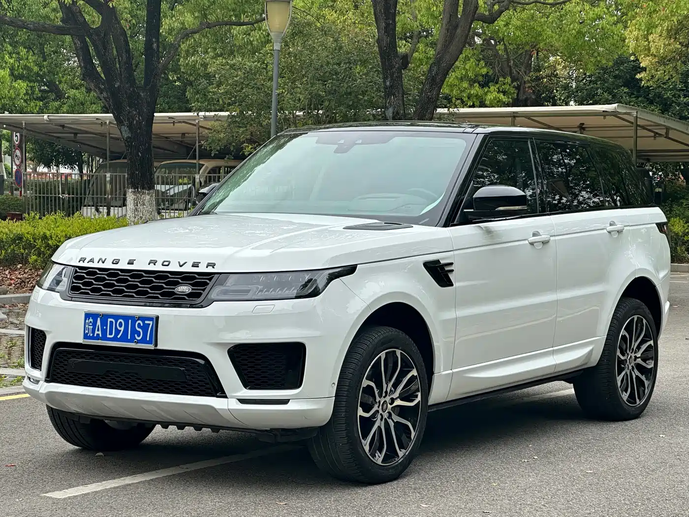 Land Rover Range Rover Sport 2022 3.0 L6 Gloss Black Edition
