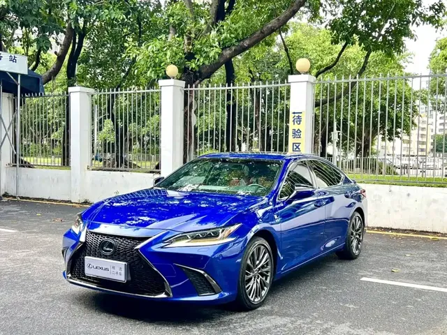 Lexus ES 2020 Model 260 F SPORT