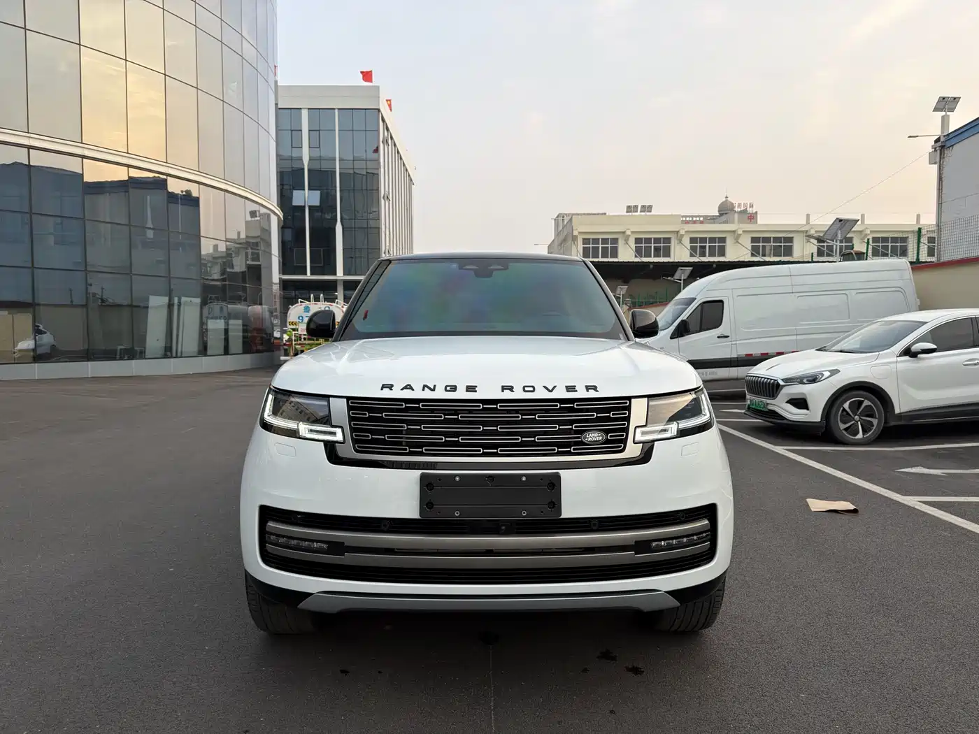 Land Rover Range Rover 2025 3.0 L6 400PS Flourishing Era Extended Wheelbase