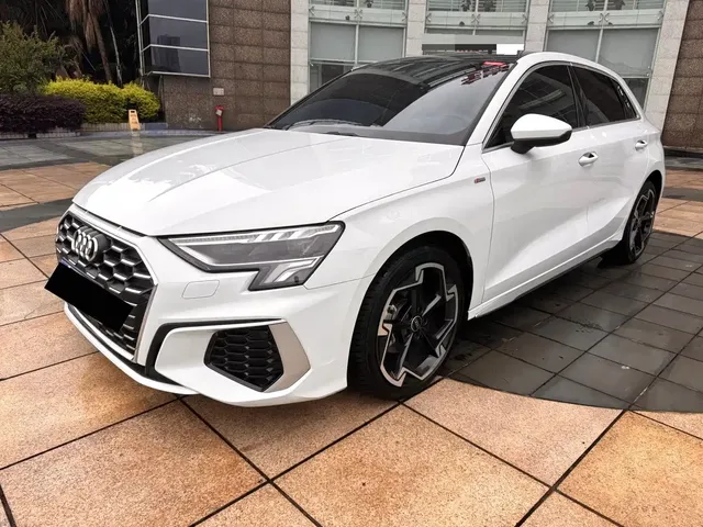 Audi A3 2023 Sportback 35 TFSI Luxury Sport