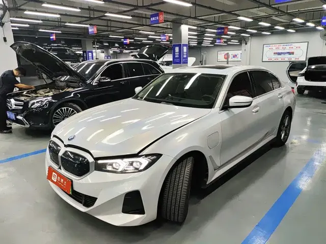 BMW i3 2022 eDrive 35 L