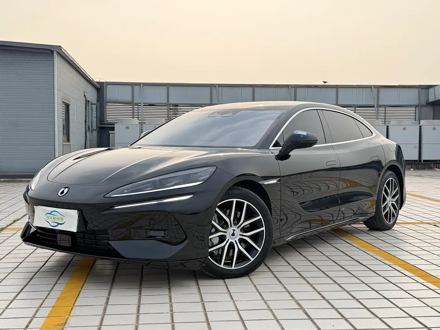 Denza Z9 2024 Model 1100km AWD Max Edition