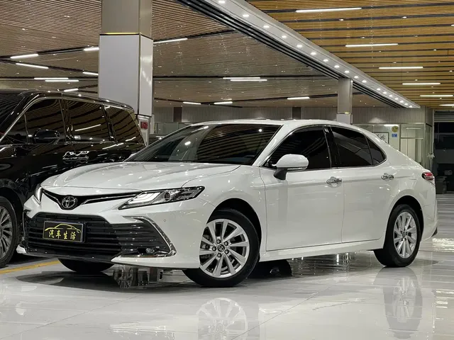 Toyota Camry 2023 2.0G Luxury Edition