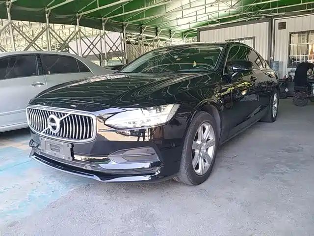 Volvo S90 2018 T4 Momentum Edition