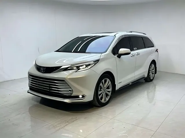Toyota Sienna 2023 2.5L Hybrid Platinum Edition