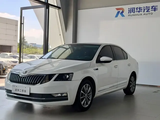 Škoda Octavia 2020 1.5L Automatic Smart Luxury Edition