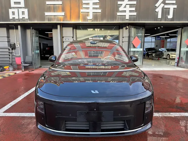 Li Auto Li i8, 2026