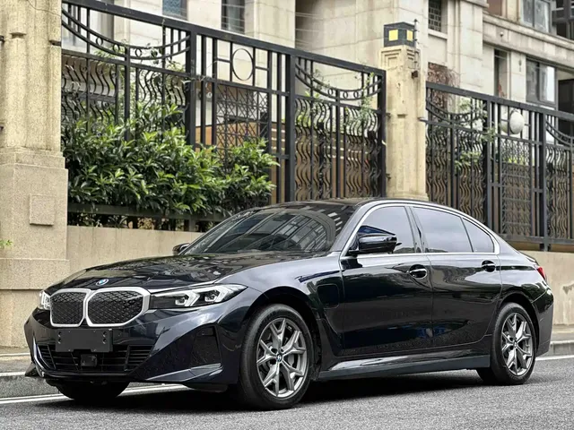 BMW i3 2025 eDrive 35 L