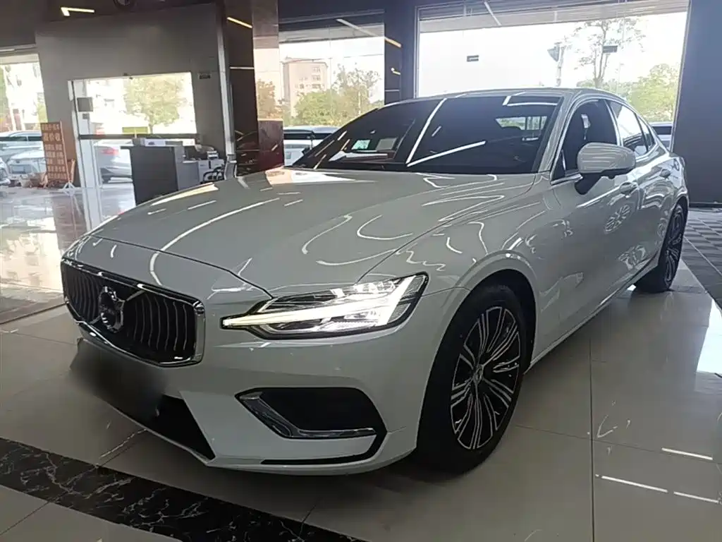Volvo S60 2022 B4 Smart Vision Luxury Edition