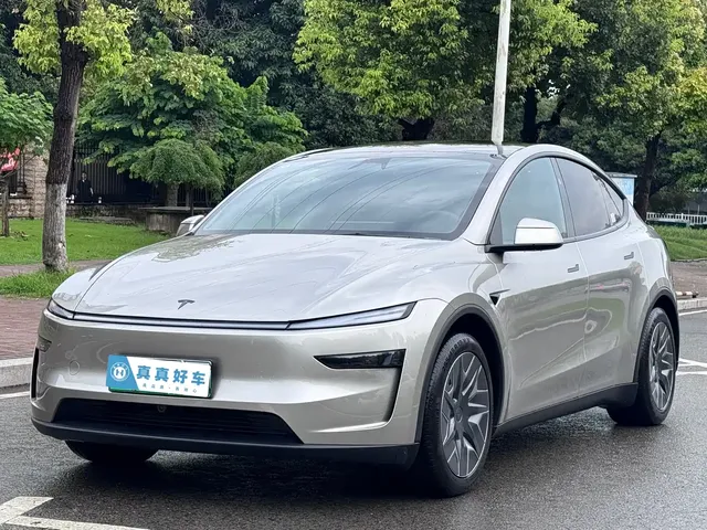 Tesla Model Y L 2025 Facelift Long Range AWD