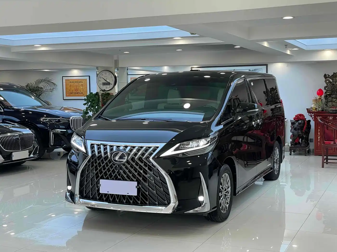 Lexus LM 2020 300h Seven-Seater Elegance Edition