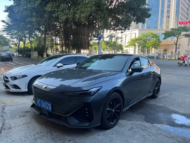 Changan UNI-V 2022 1.5T Premium Model