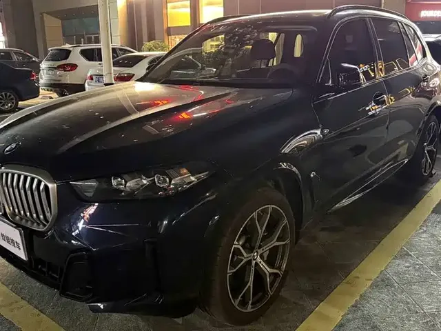BMW X5 2023 xDrive 30Li Premium M Sport Package