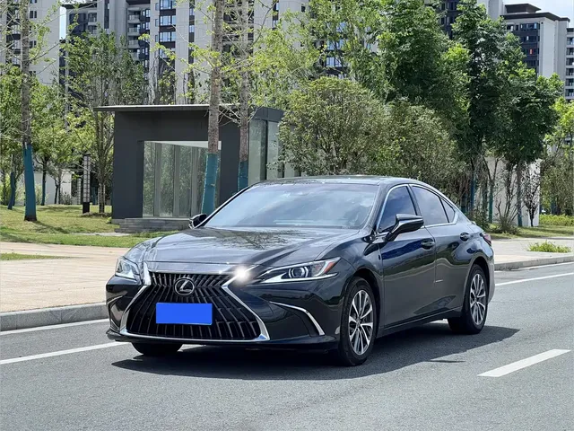 Lexus ES 2022 300h Excellence Edition