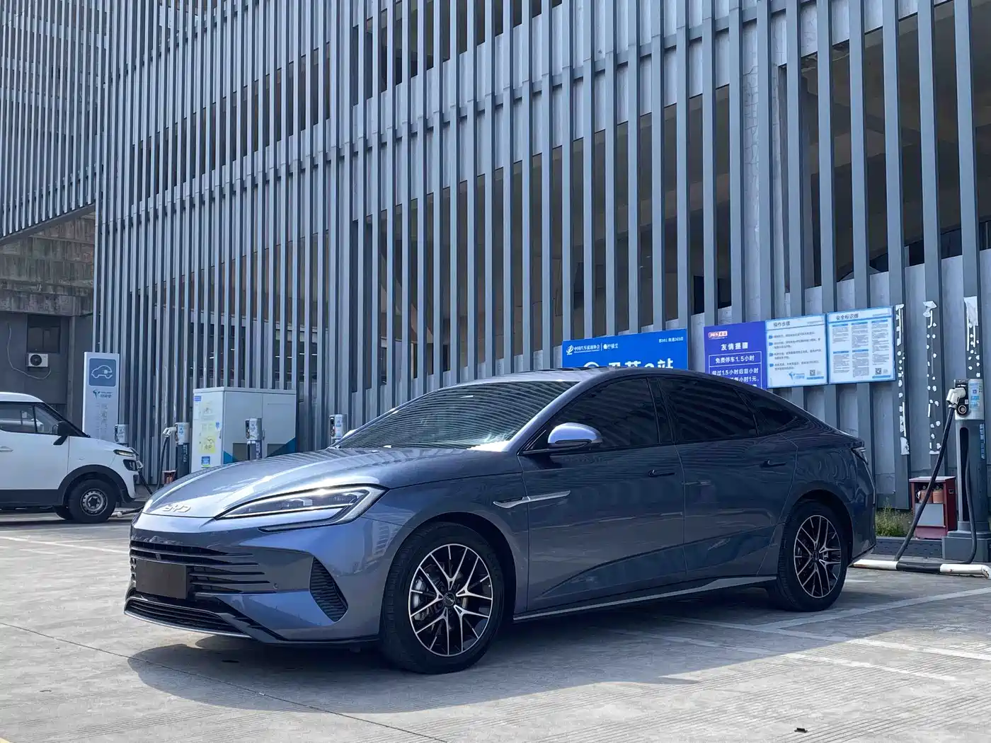 BYD Seal 2023 DM-i 1.5L 121km Premium