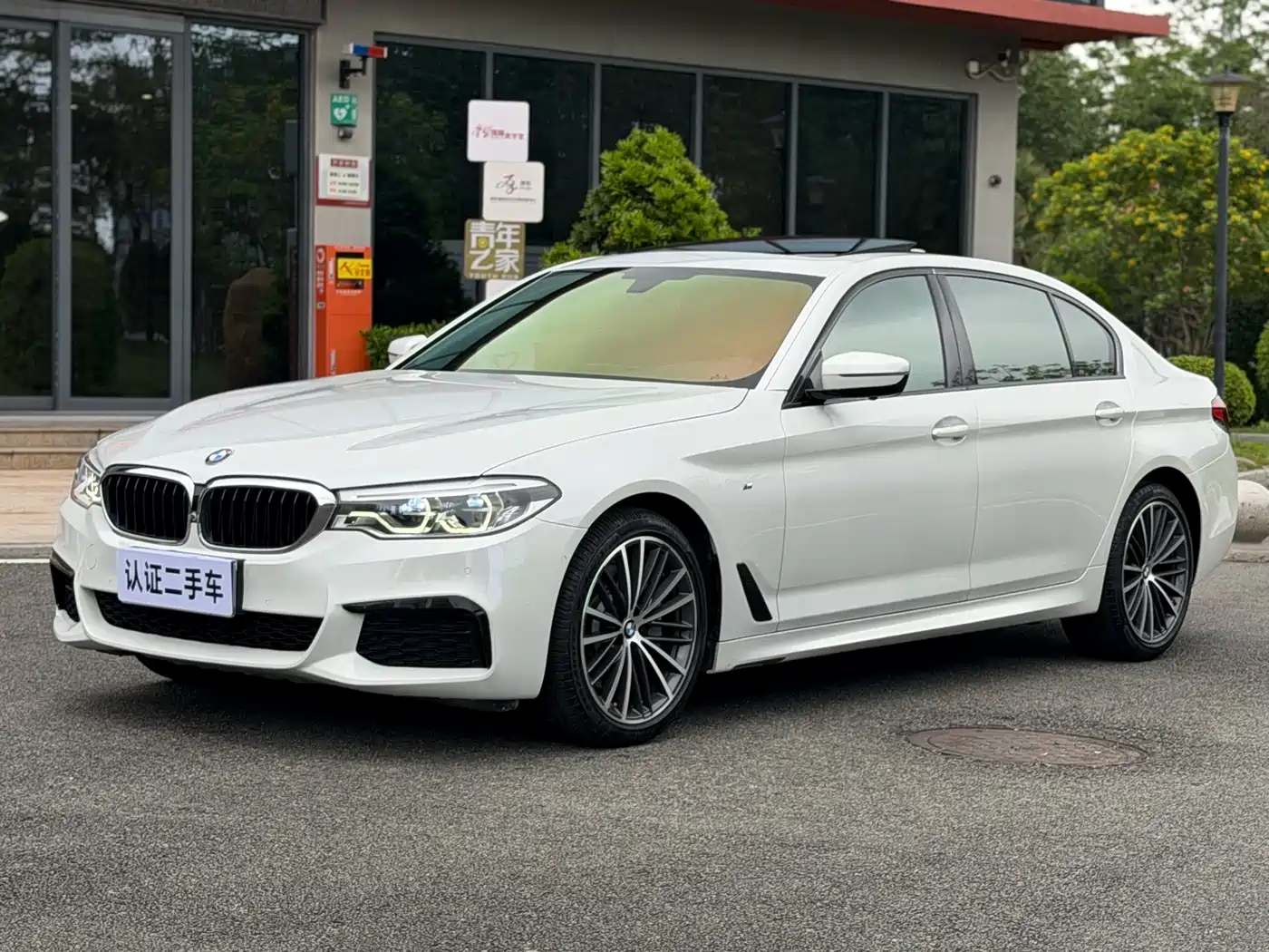 BMW 5 Series 2021 525Li Luxury Package