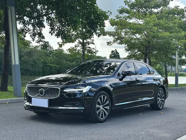 Volvo S90 2021 Model B5 Momentum Luxury Edition
