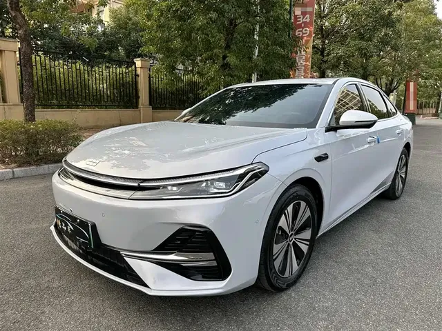 Geely Galaxy A7 2025 EM-i 150km Long Voyage Edition