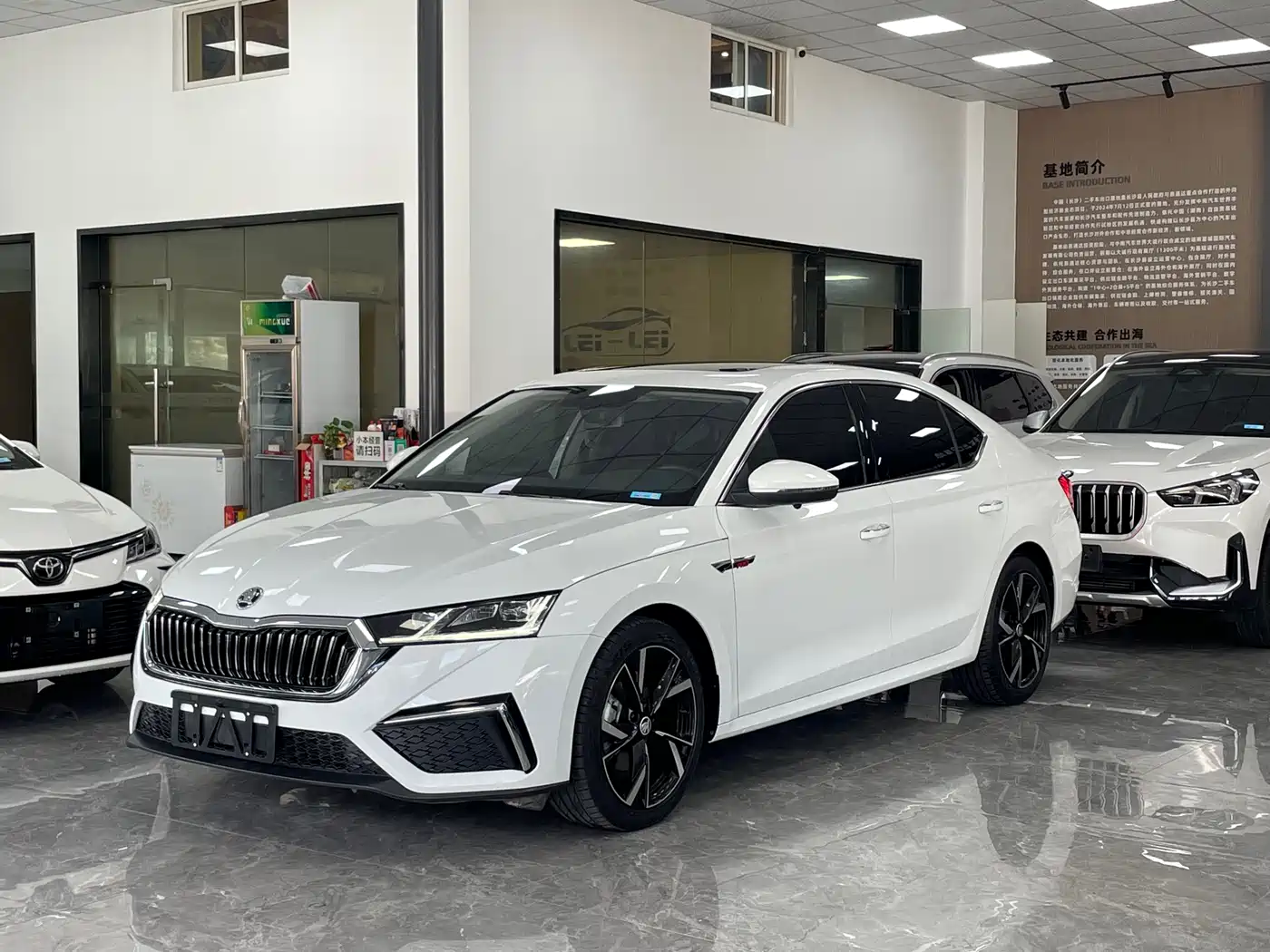 Škoda Octavia 2023 Facelift PRO TSI280 Premium Edition
