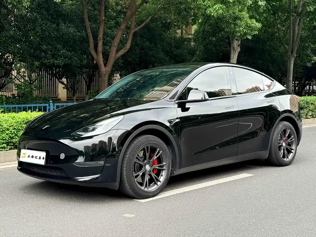 Tesla Model Y 2023 Long Range All-Wheel Drive Edition
