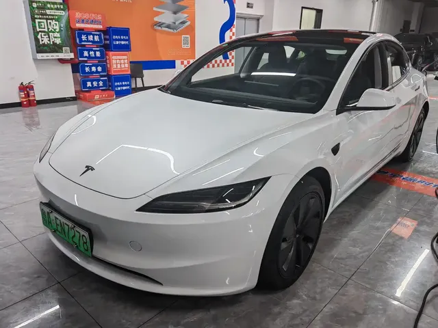 Tesla Model 3 2025 Model Year Facelift Rear-Wheel Drive