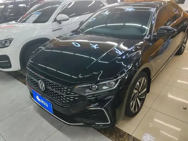 Volkswagen Passat 2022 330TSI Premium Edition
