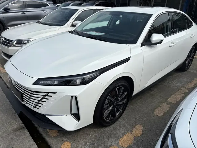 Changan Eado 2025 Blue Whale 1.5T 500Bar Premium