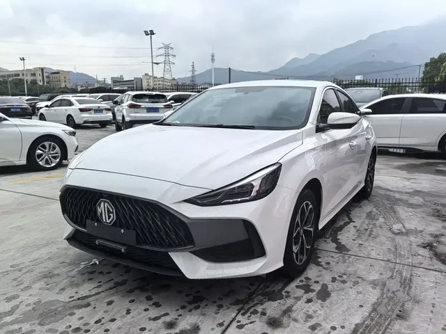 MG 5 2023 180DVVT CVT Luxury Edition