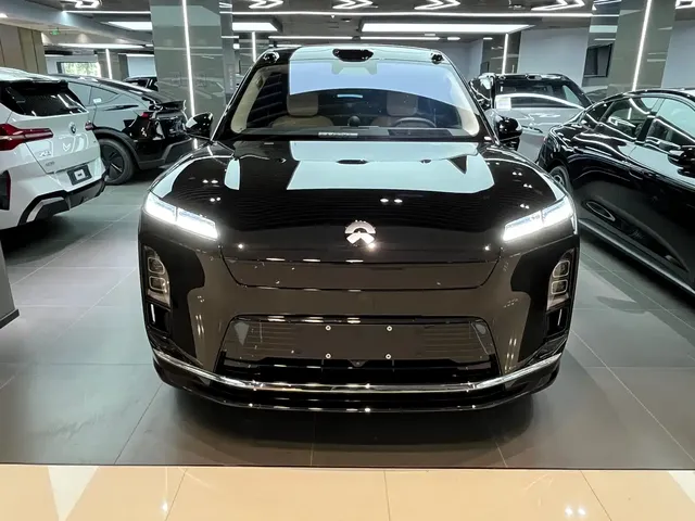 NIO ES8 2025 Model 6-Seat Executive Luxury Edition
