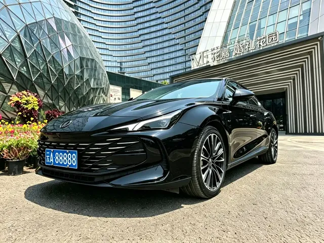 MG 7 2023 2.0T Automatic Hunting Beauty Luxury Edition